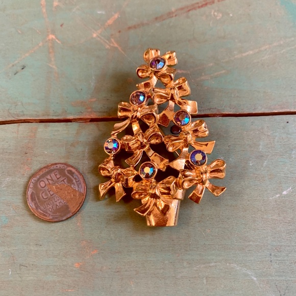 Vintage Avon Gold Tone Aurora Borealis Christmas Tree Pin - Rhinestone Christmas - Picture 7 of 9